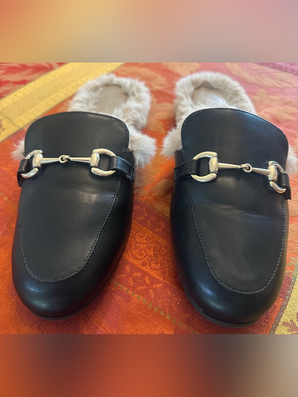BCBGeneration Black Mules Faux Fur Lined Gold Accent Women's Flats Size 10 EUC